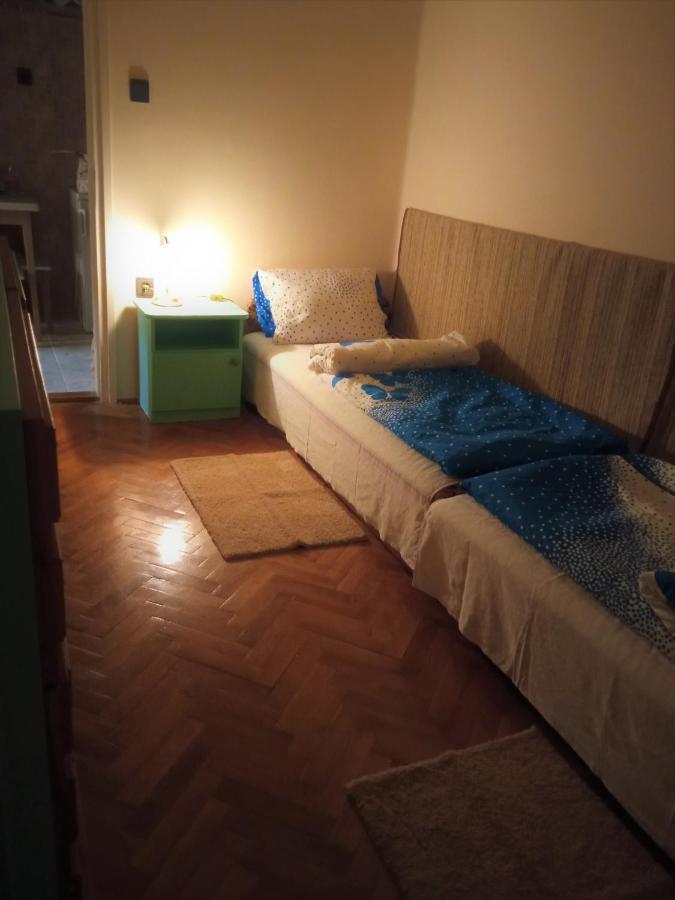 Fuesti Fecske Apartman Hajduszoboszlo Exterior photo