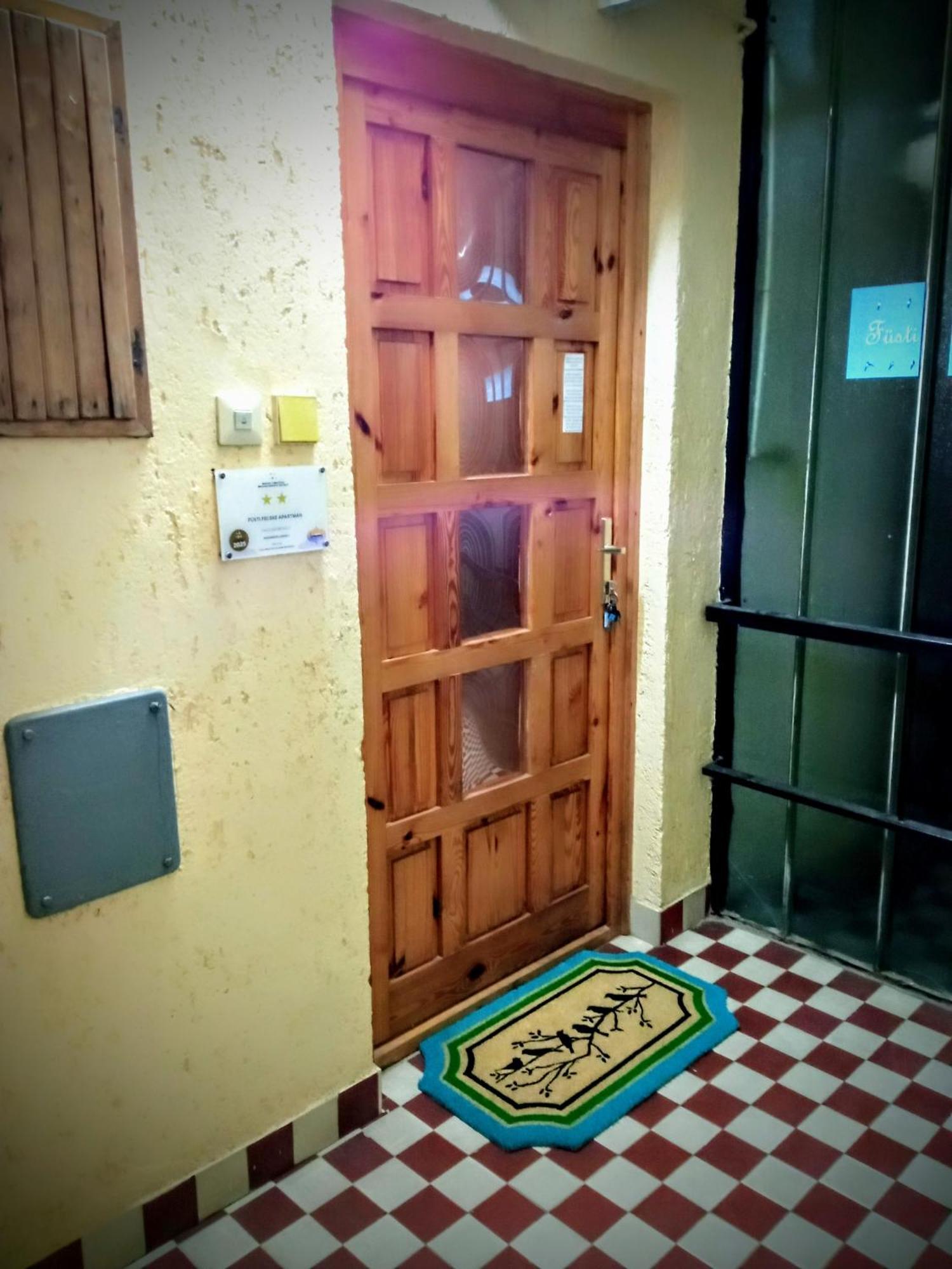 Fuesti Fecske Apartman Hajduszoboszlo Exterior photo