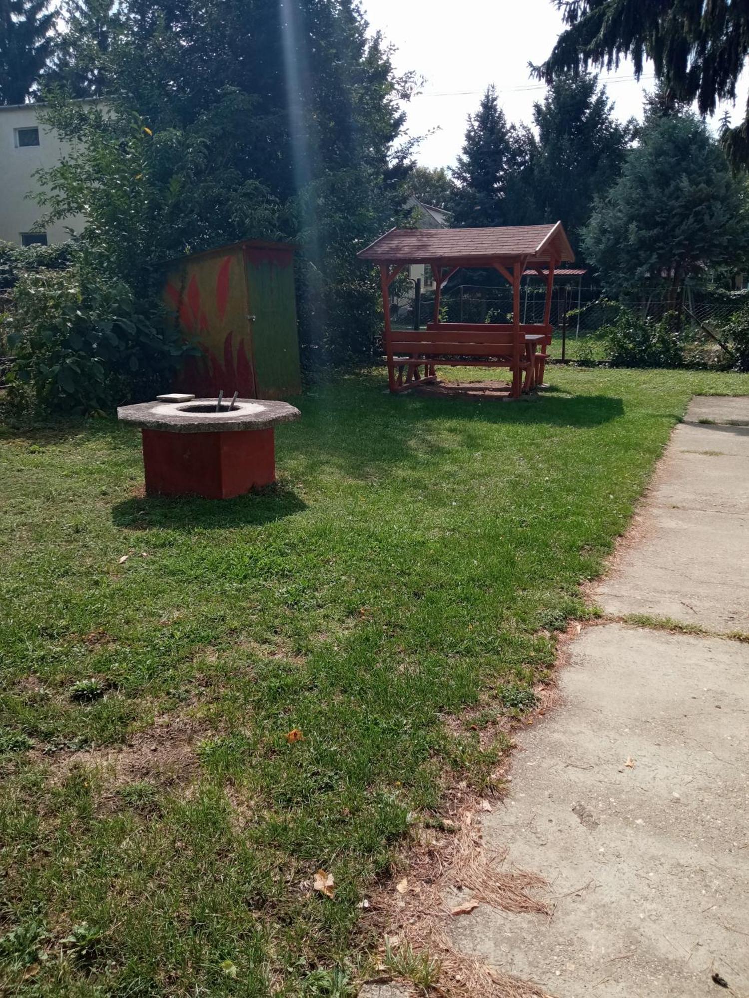 Fuesti Fecske Apartman Hajduszoboszlo Exterior photo